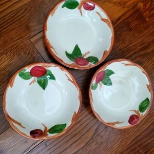 Franciscan apple berry dish 6"